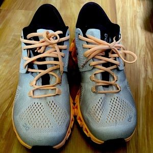 On Cloud X training sneaker